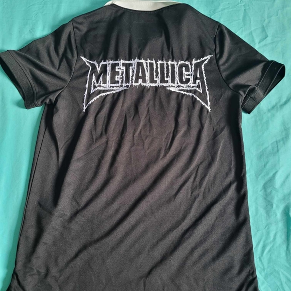 3/$50 Collared Metallica shirt 👕 unisex sz small. - Picture 3 of 4